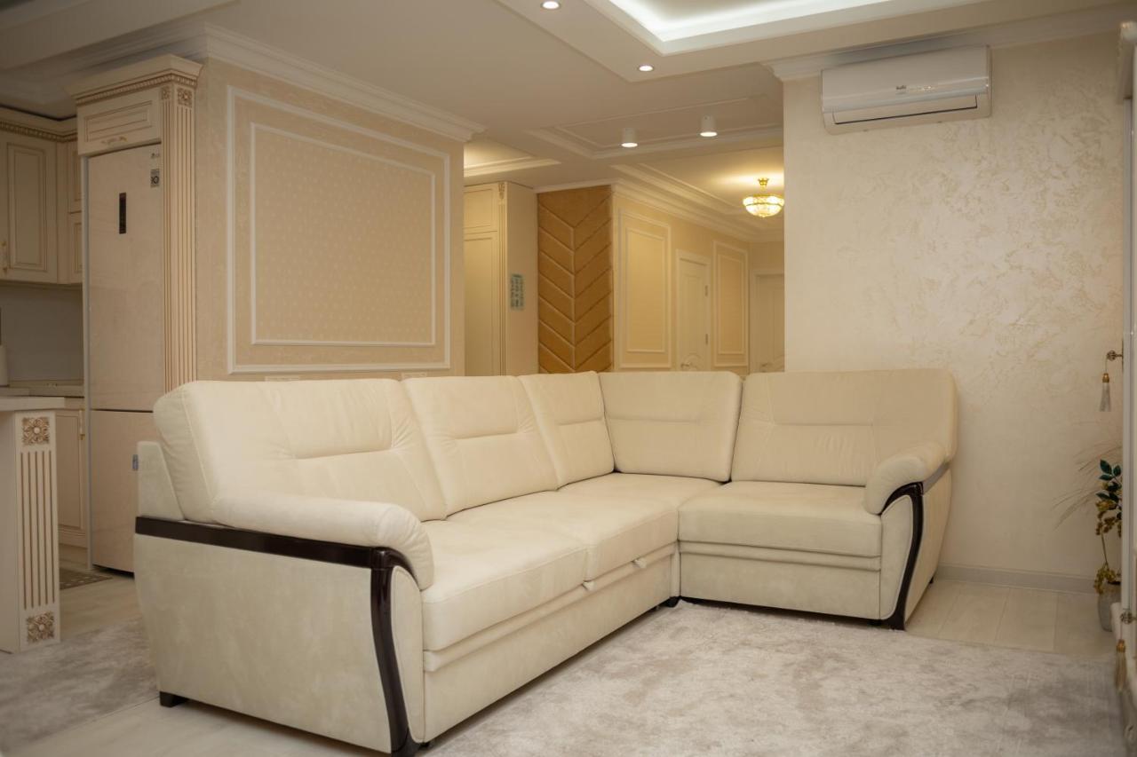 Center Candle Apartment Chisinau Luaran gambar